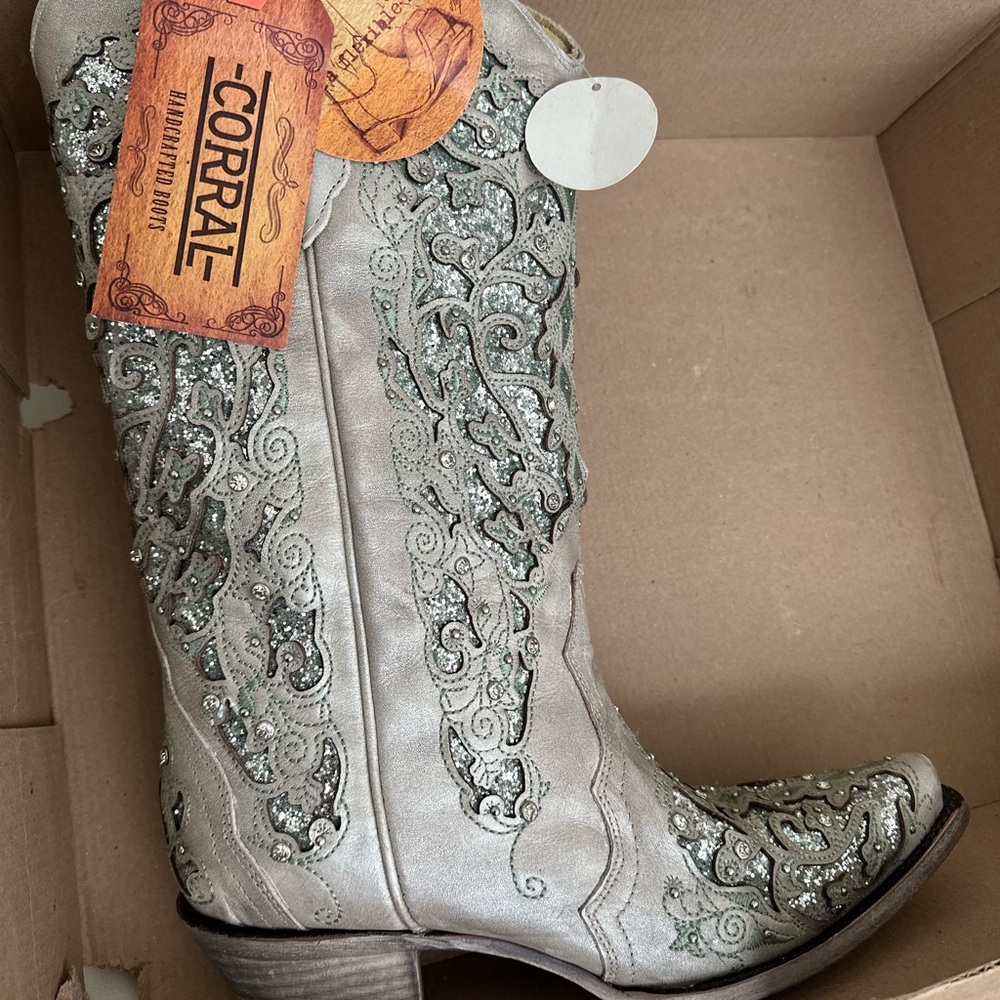 Never worn Corral cowboy boots size 9.5